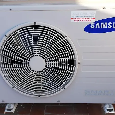 Comfortable With Airco - Isaola * Oliva